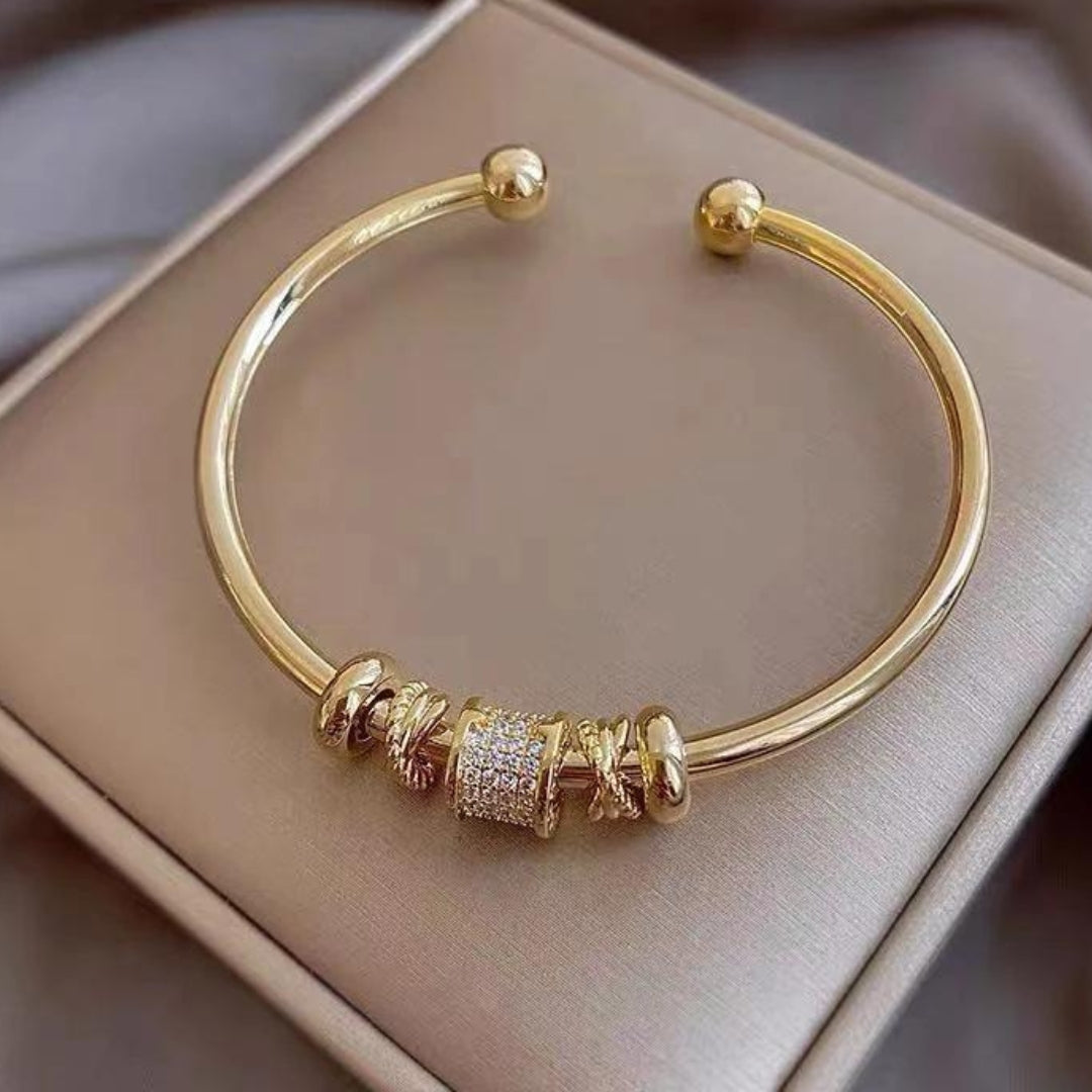 Katy - Adjustable Bracelet with Golden Charms